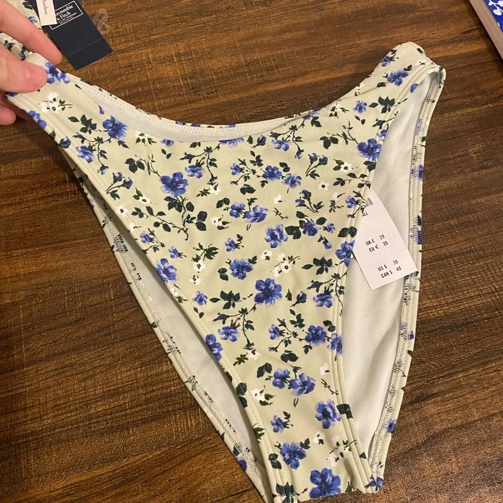 NWT Abercrombie & Fitch Bikini Large Top Small Bottoms